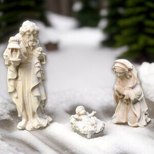 Lightweight Nativity Set–Mary, Joseph & Jesus–Holy Family-Hand-Carved Wood Look